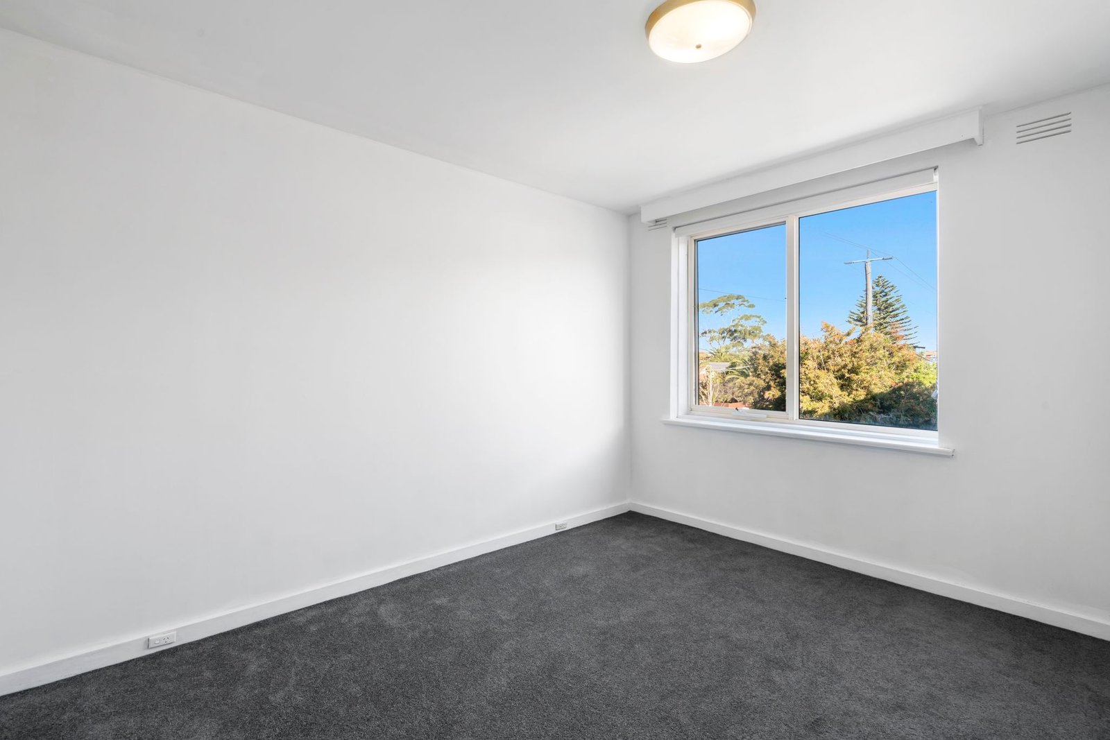 Gallery: 12/37 Hotham Street