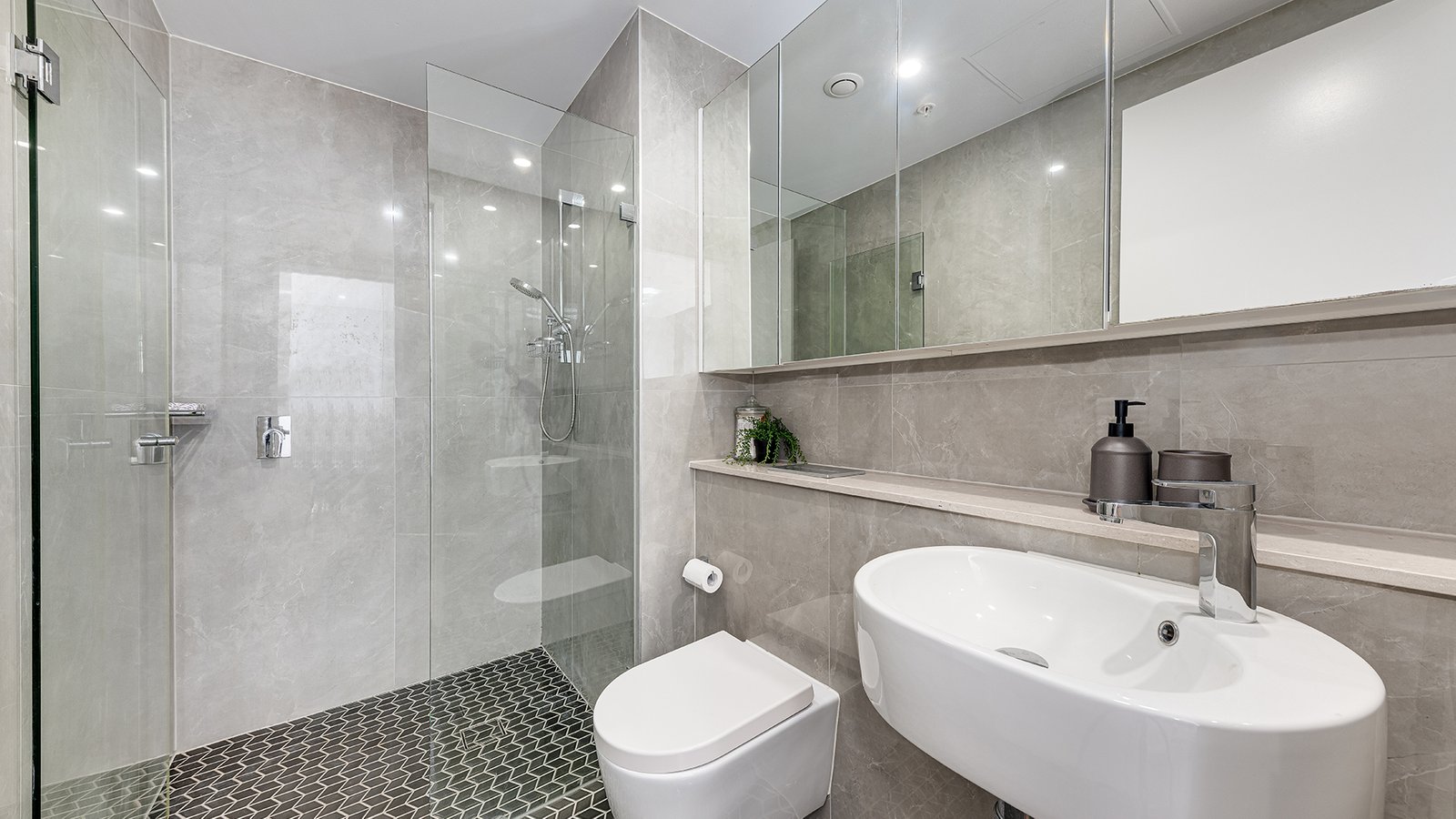 1238/1 Finch Drive EASTGARDENS 8