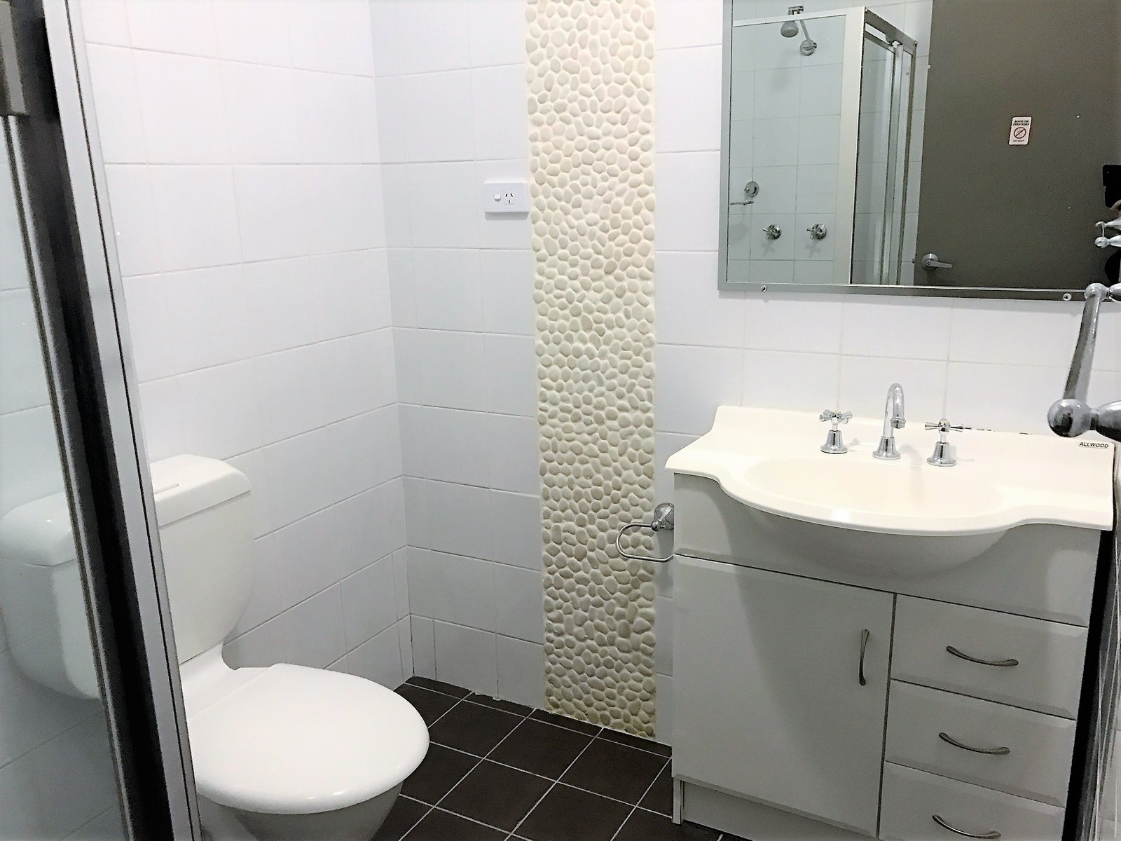 12/384A Railway Parade CARLTON 4