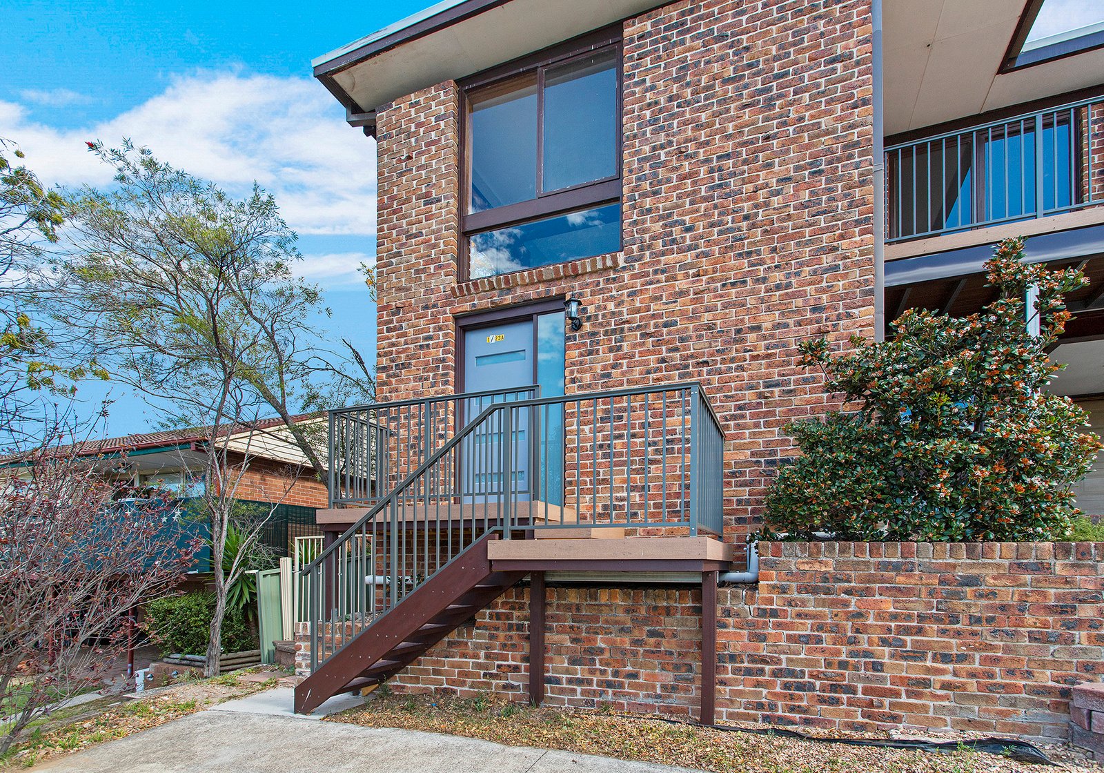 1/23a Wybalena Avenue KOONAWARRA 1