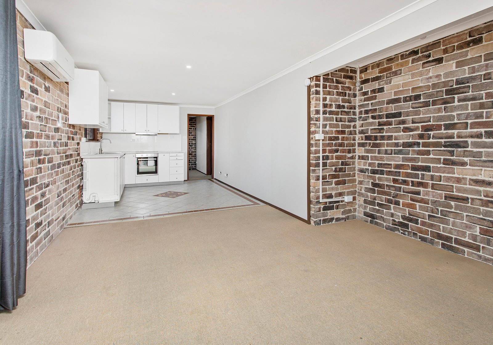 1/23a Wybalena Avenue KOONAWARRA 5