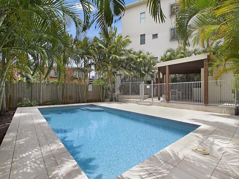 1/24-30 Tarcoola Crescent SURFERS PARADISE 9