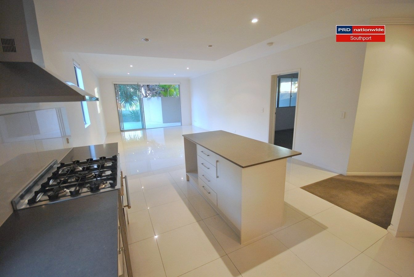 1/24-30 Tarcoola Crescent SURFERS PARADISE 4