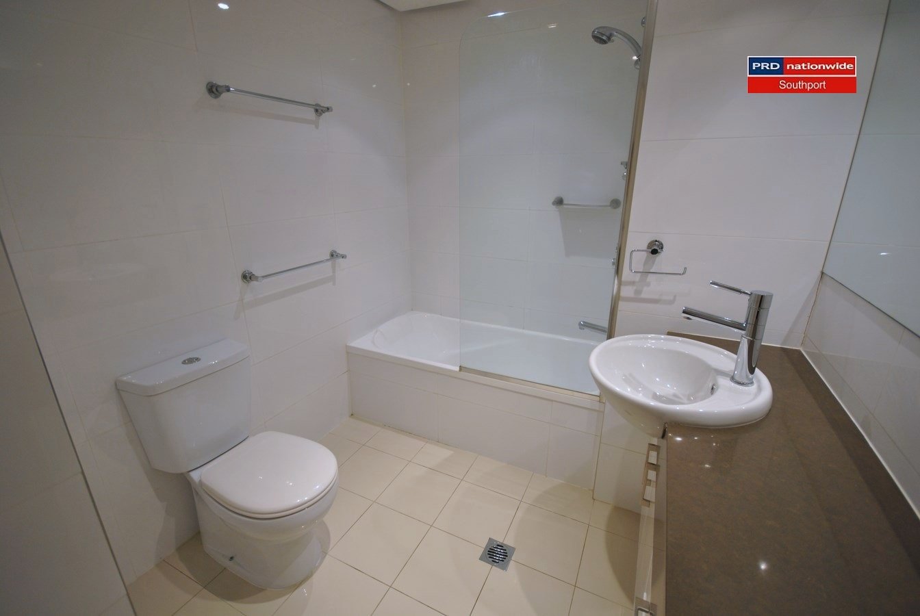 1/24-30 Tarcoola Crescent SURFERS PARADISE 8