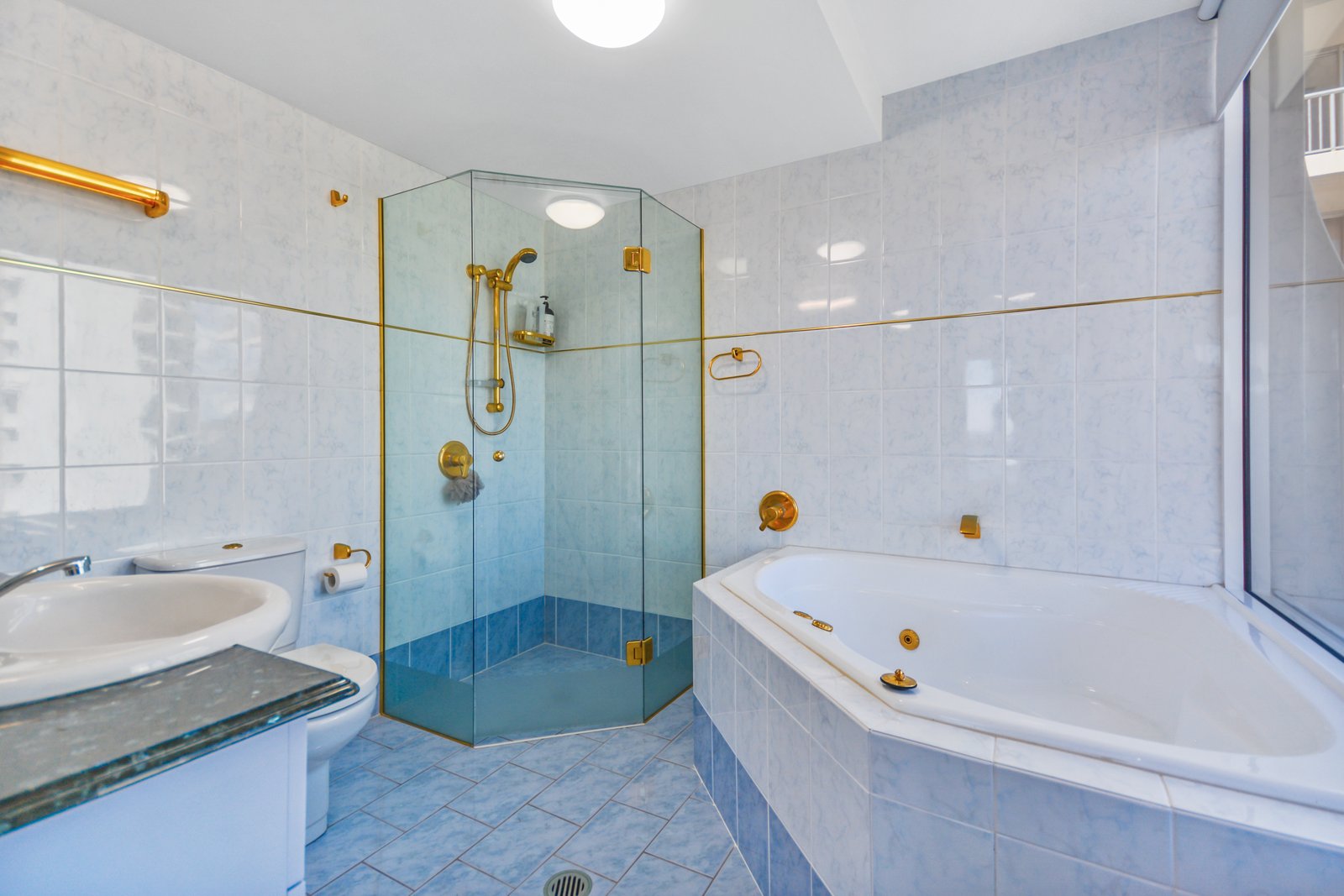 12/4-6 Eden Avenue RAINBOW BAY 6