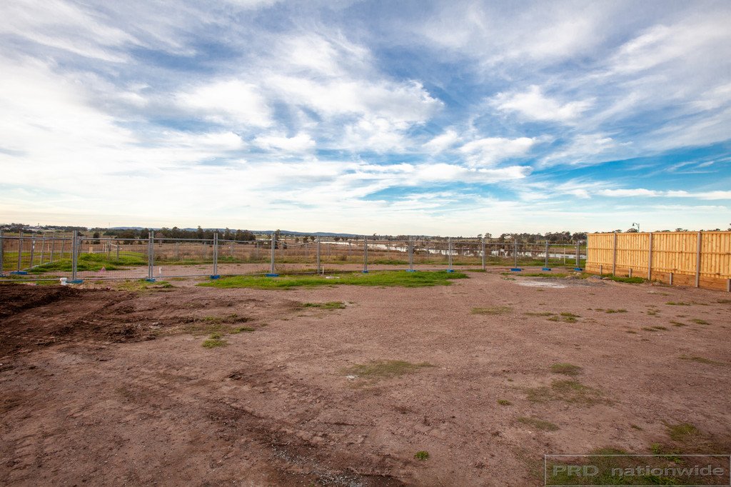 124 Arrowtail Street CHISHOLM 1