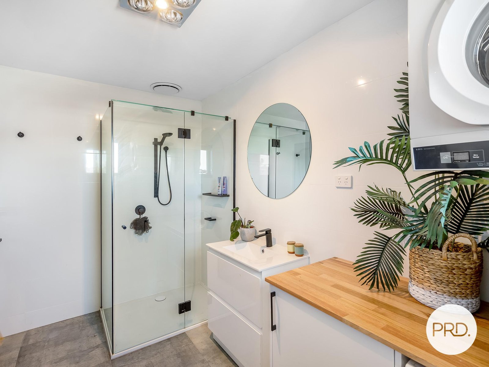 1/24 Arundel Street DERWENT PARK 12