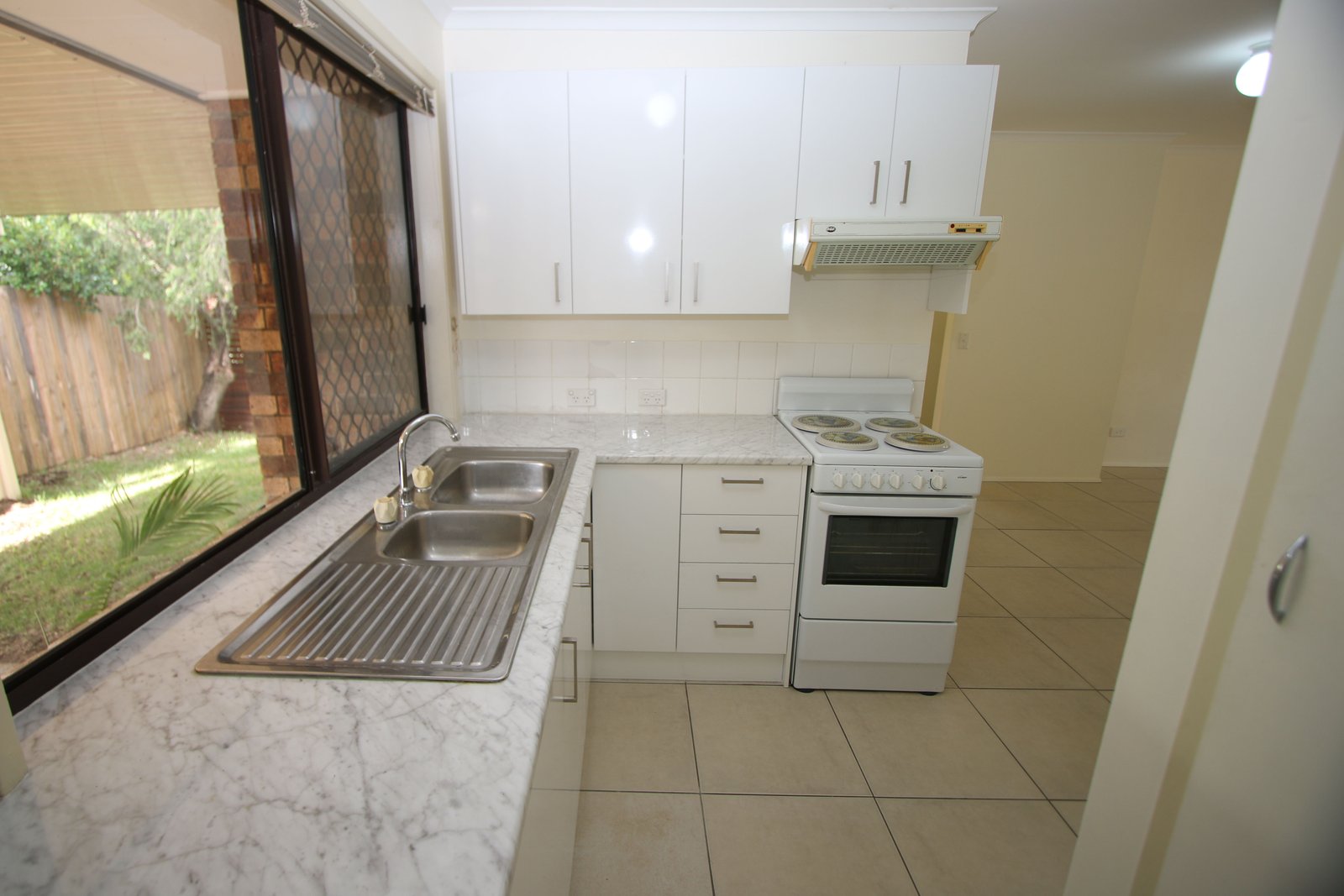 1/24 Callistemon Court ARUNDEL 3