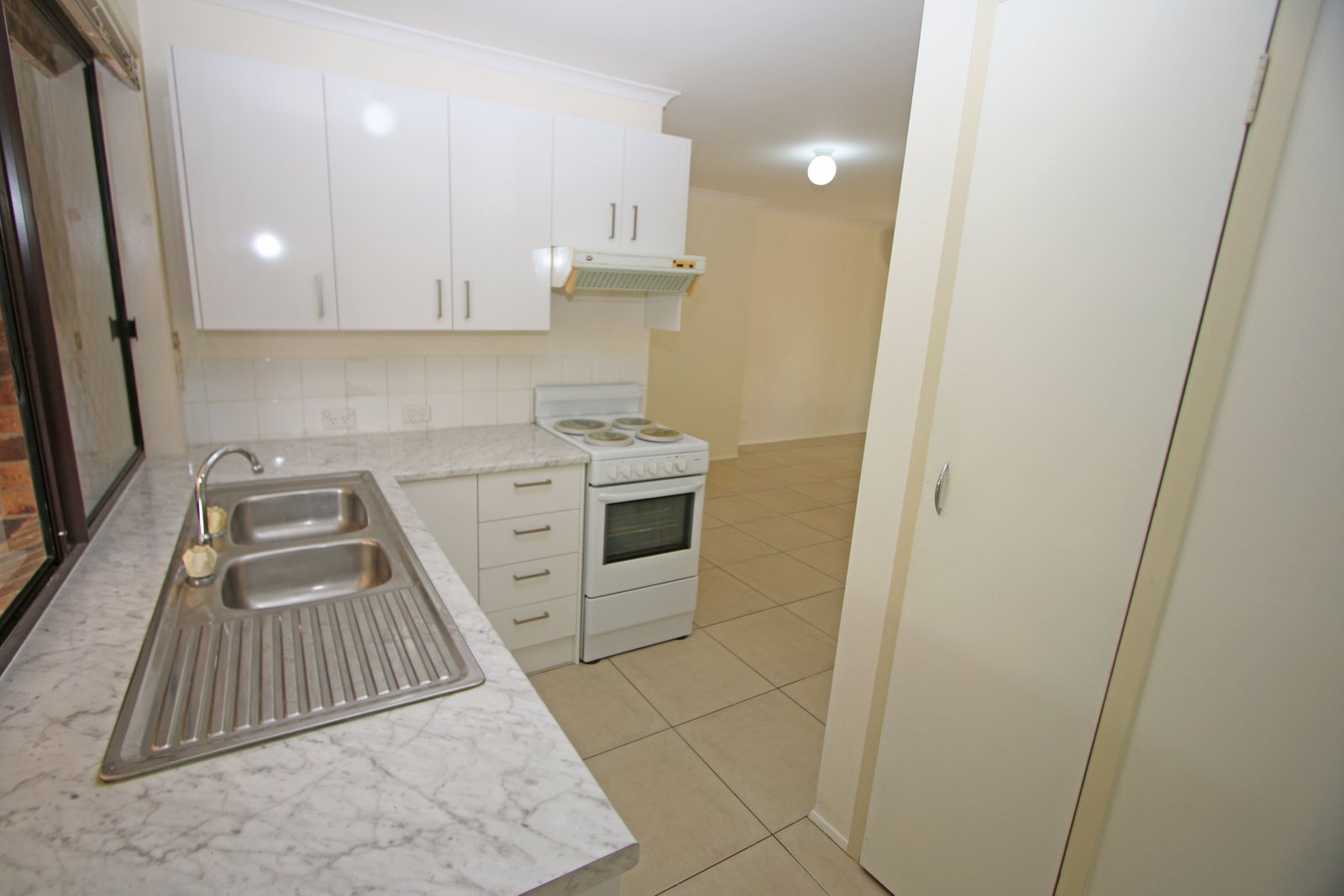 1/24 Callistemon Court ARUNDEL 4