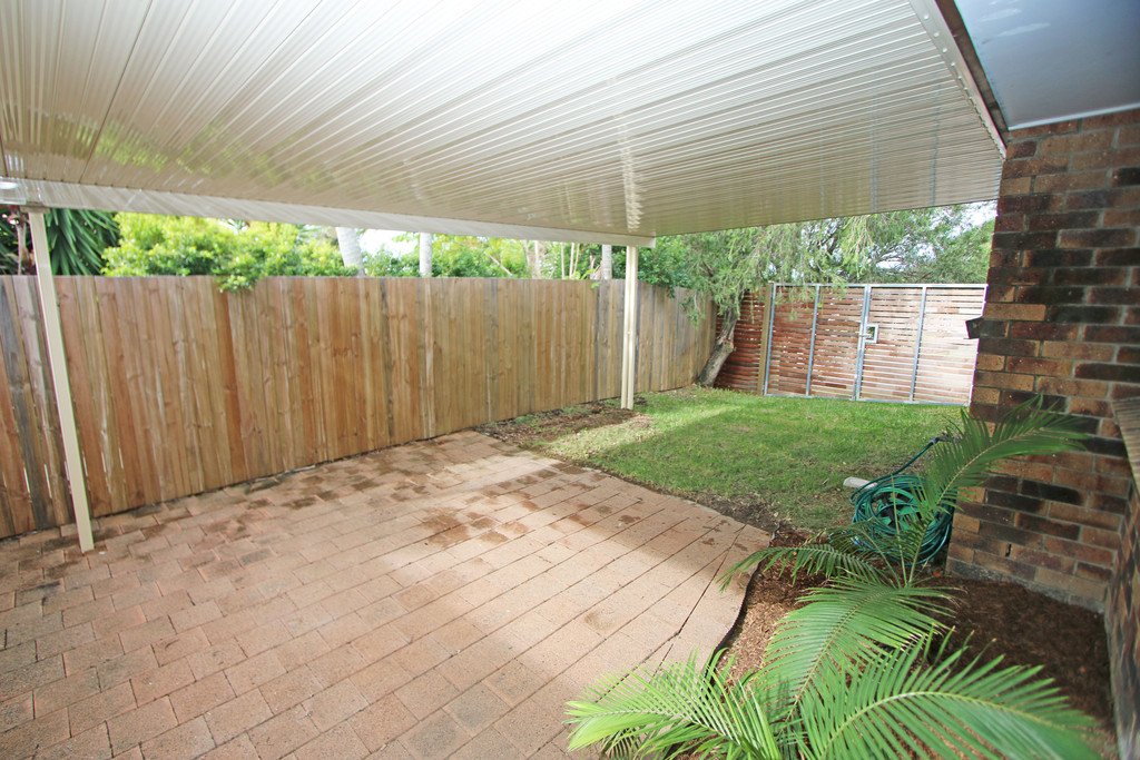 1/24 Callistemon Court ARUNDEL 1