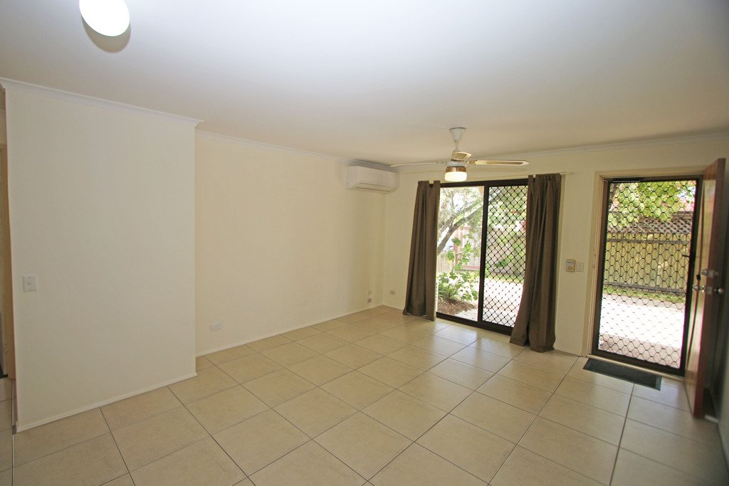 1/24 Callistemon Court ARUNDEL 5