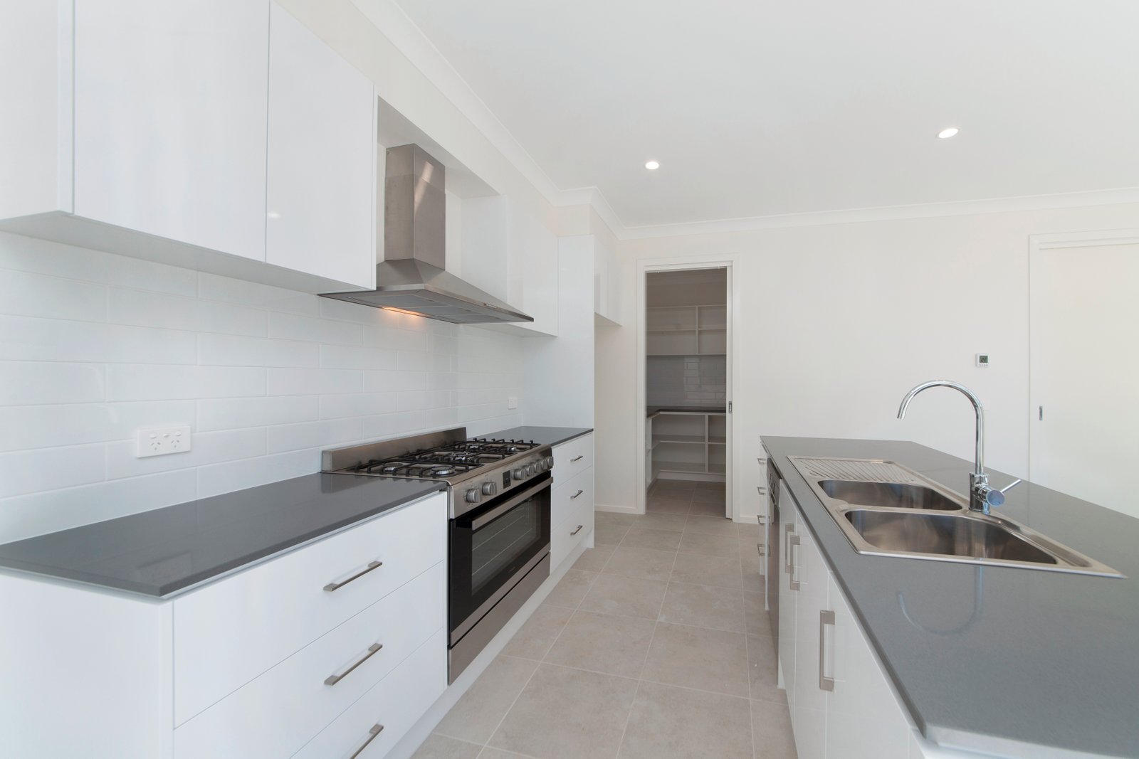 Gallery: 1/24 Chablis Court