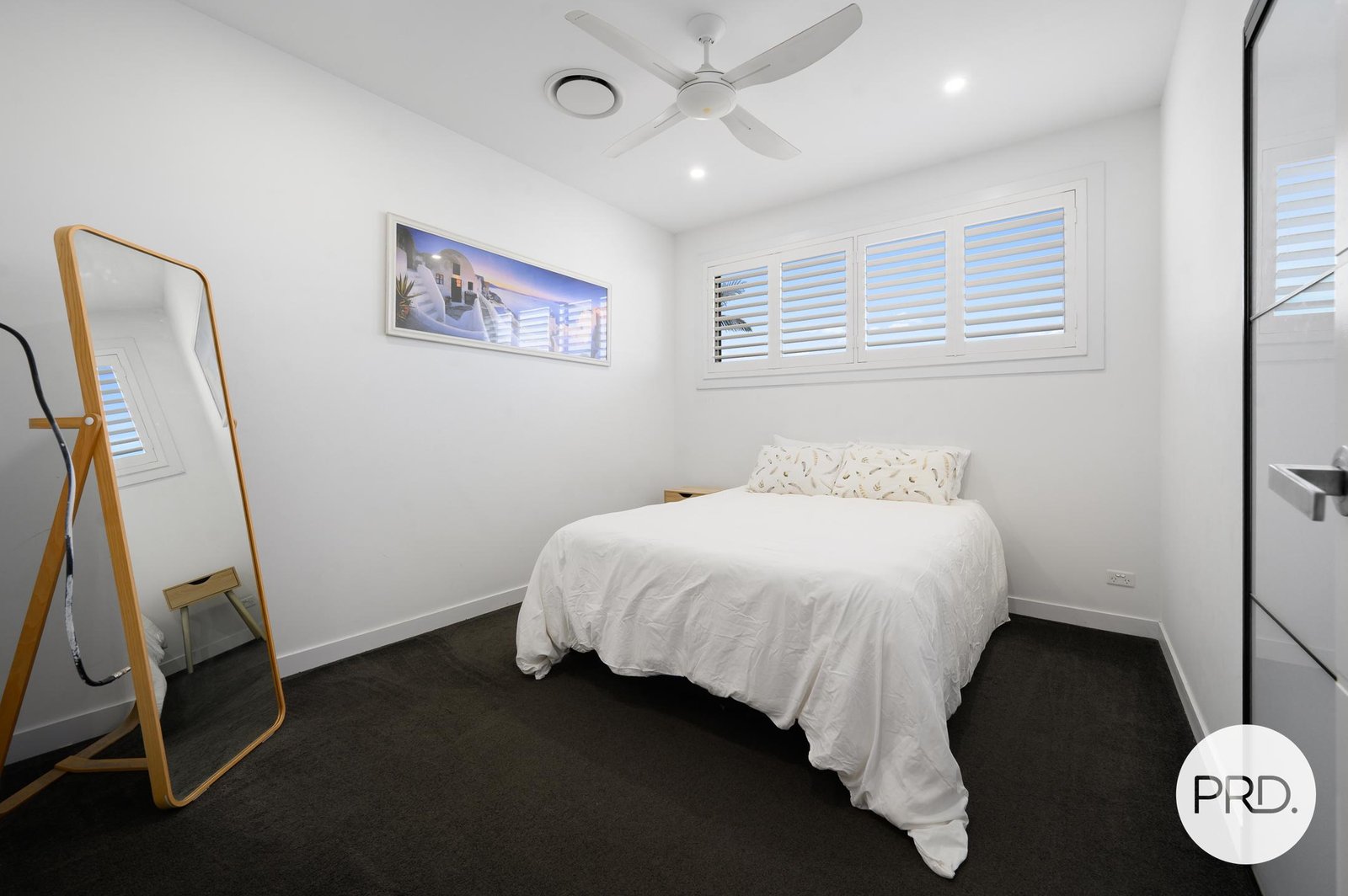 1/24 Clark St  BIGGERA WATERS 8