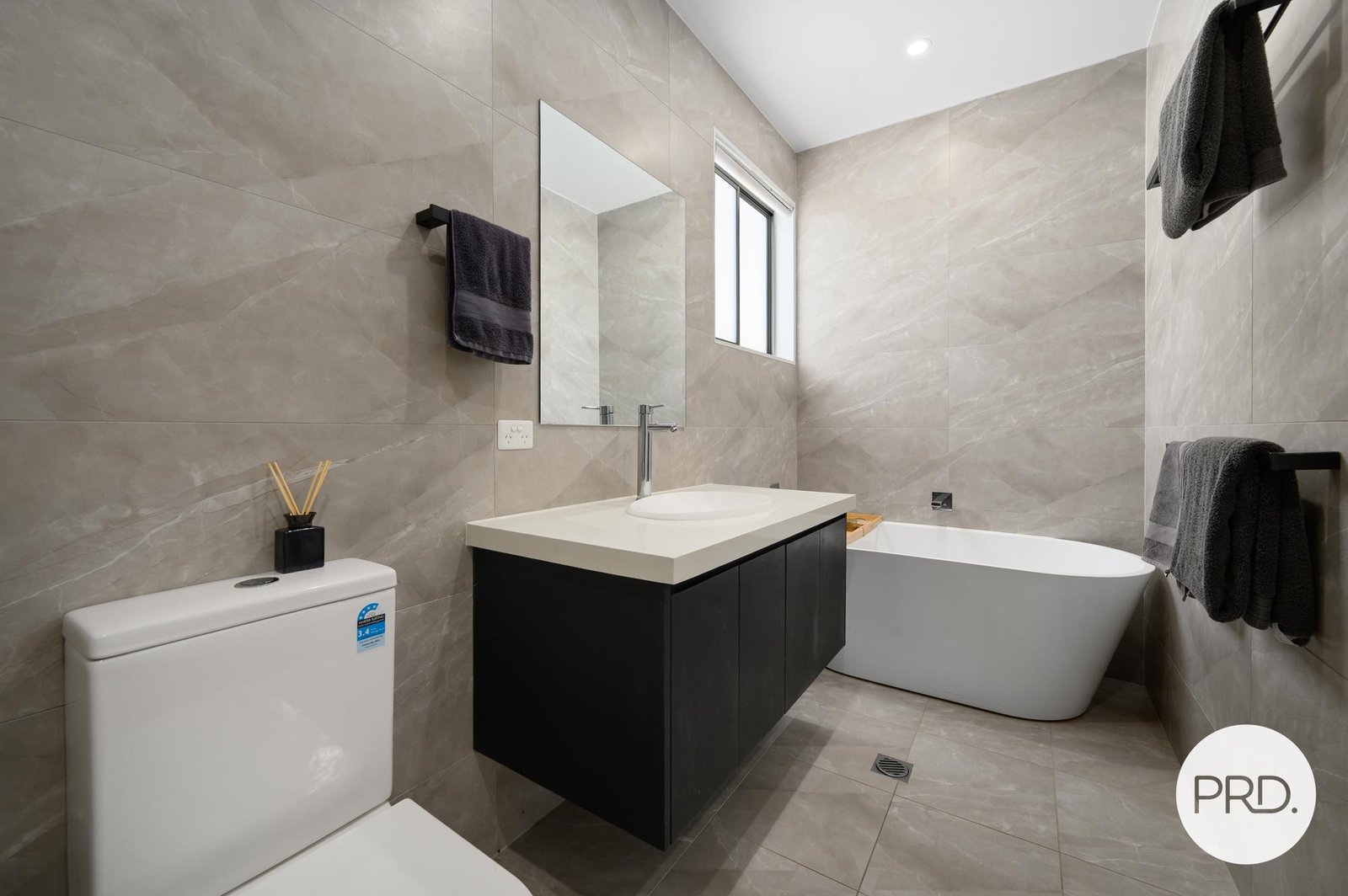 1/24 Clark St  BIGGERA WATERS 10