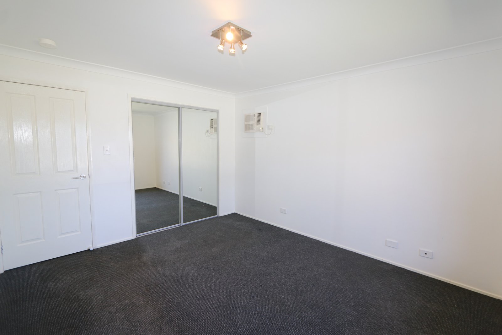 124 Currumburra Road ASHMORE 10