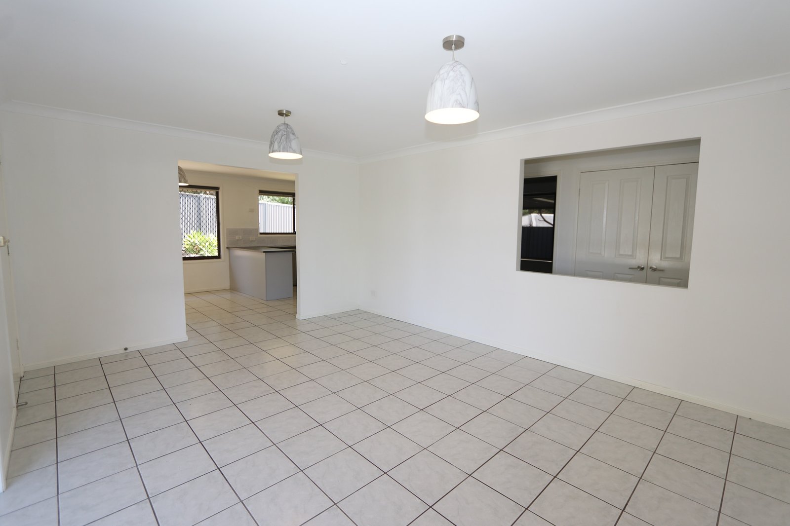 124 Currumburra Road ASHMORE 12