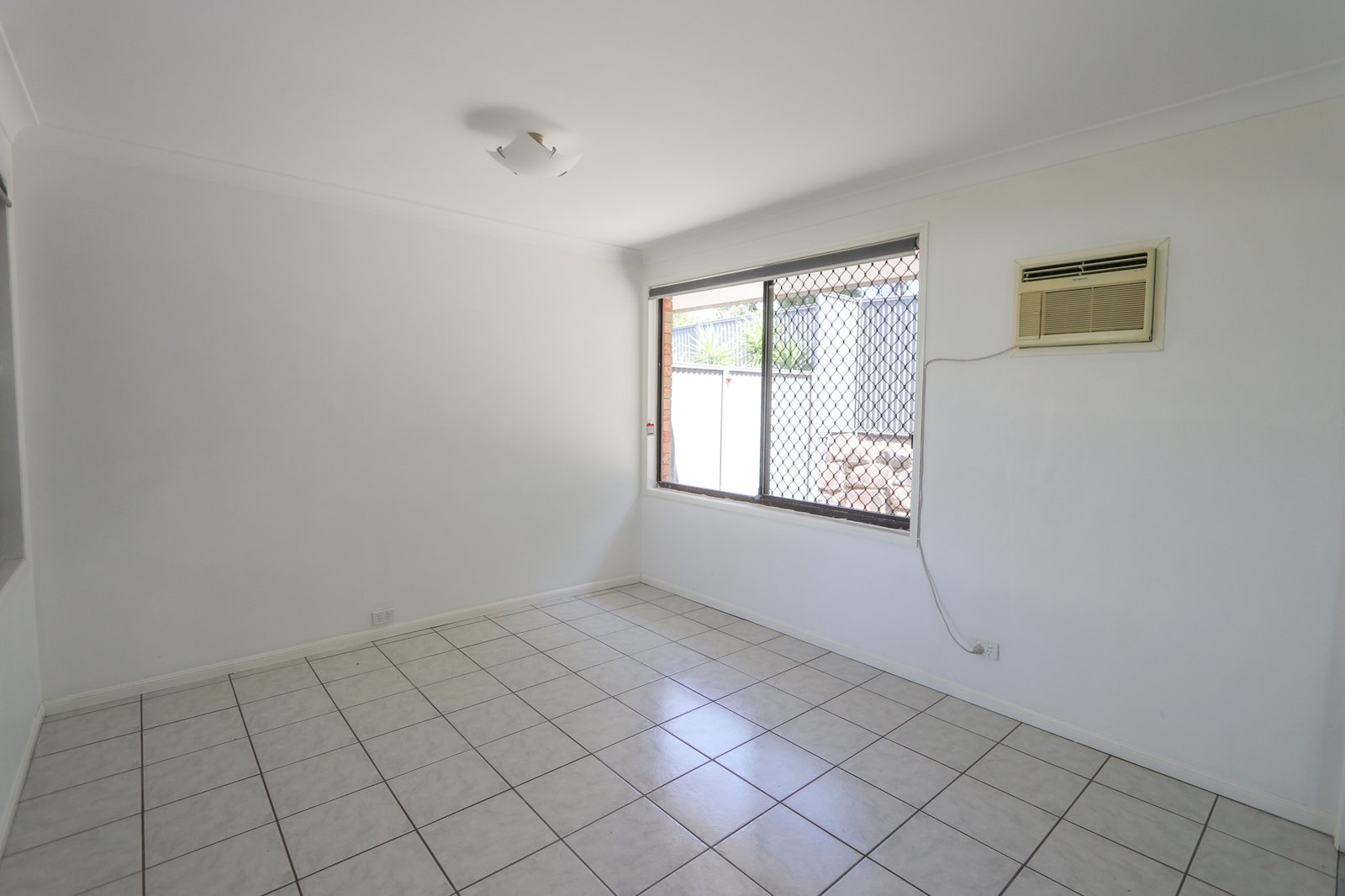 124 Currumburra Road ASHMORE 14