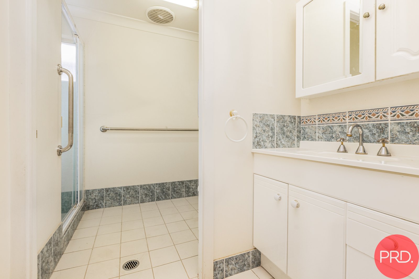 1/24 De Lisle Crescent METFORD 11