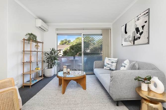 12/4 Grace Campbell Crescent HILLSDALE 1