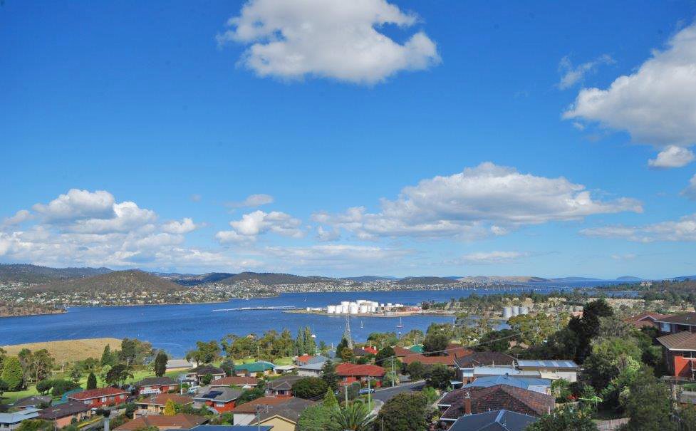 1/24 Lucinda Parade LUTANA 2