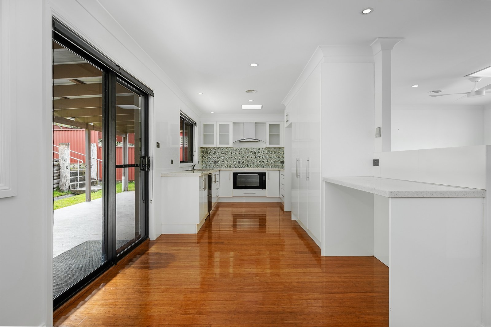 124 Macaulay St  Morts Estate 2