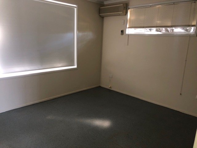 124 Malpas Street BOYNE ISLAND 16