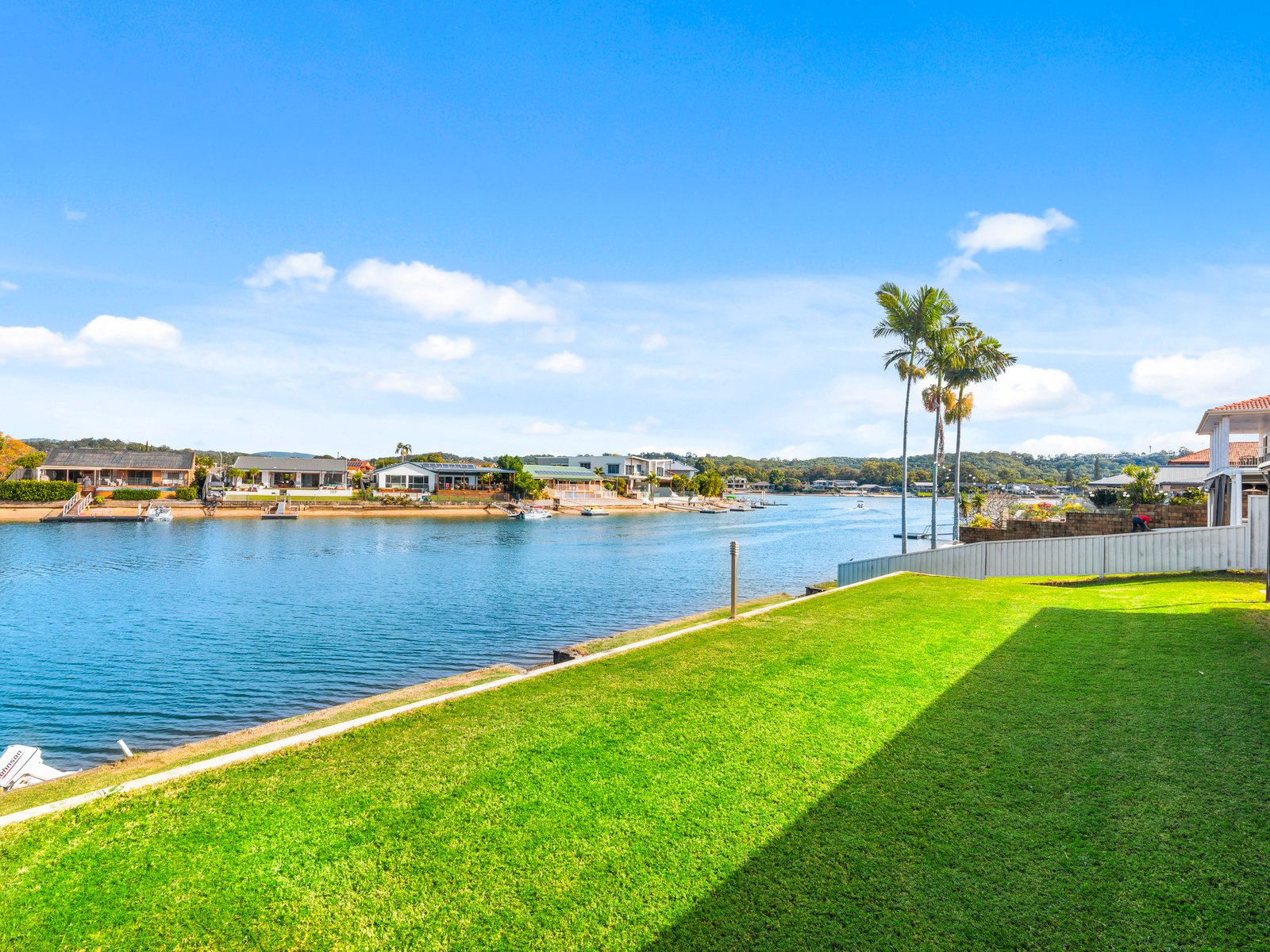 124 Melaleuca Drive PALM BEACH 2