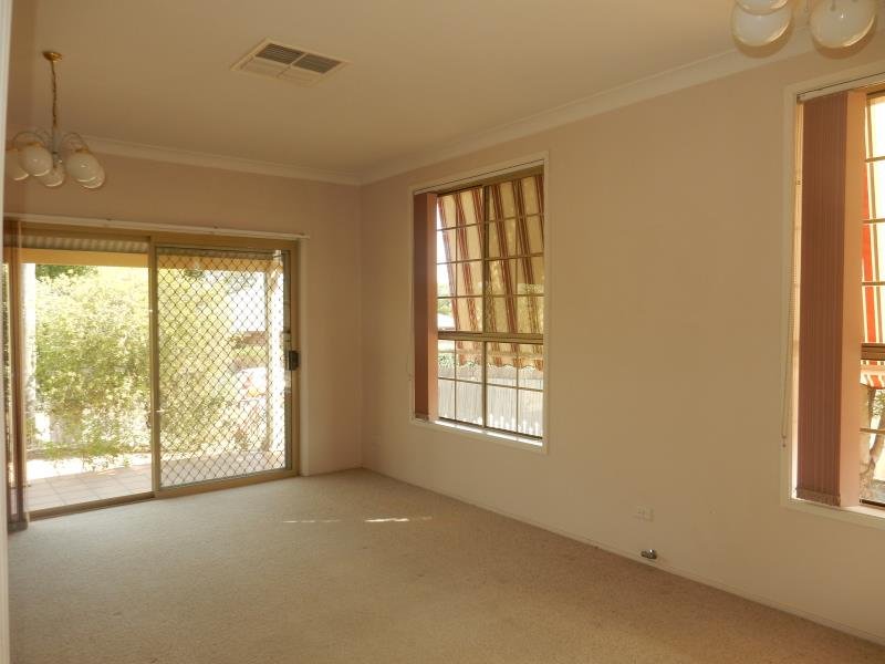 1/24 Rawson Avenue TAMWORTH 6