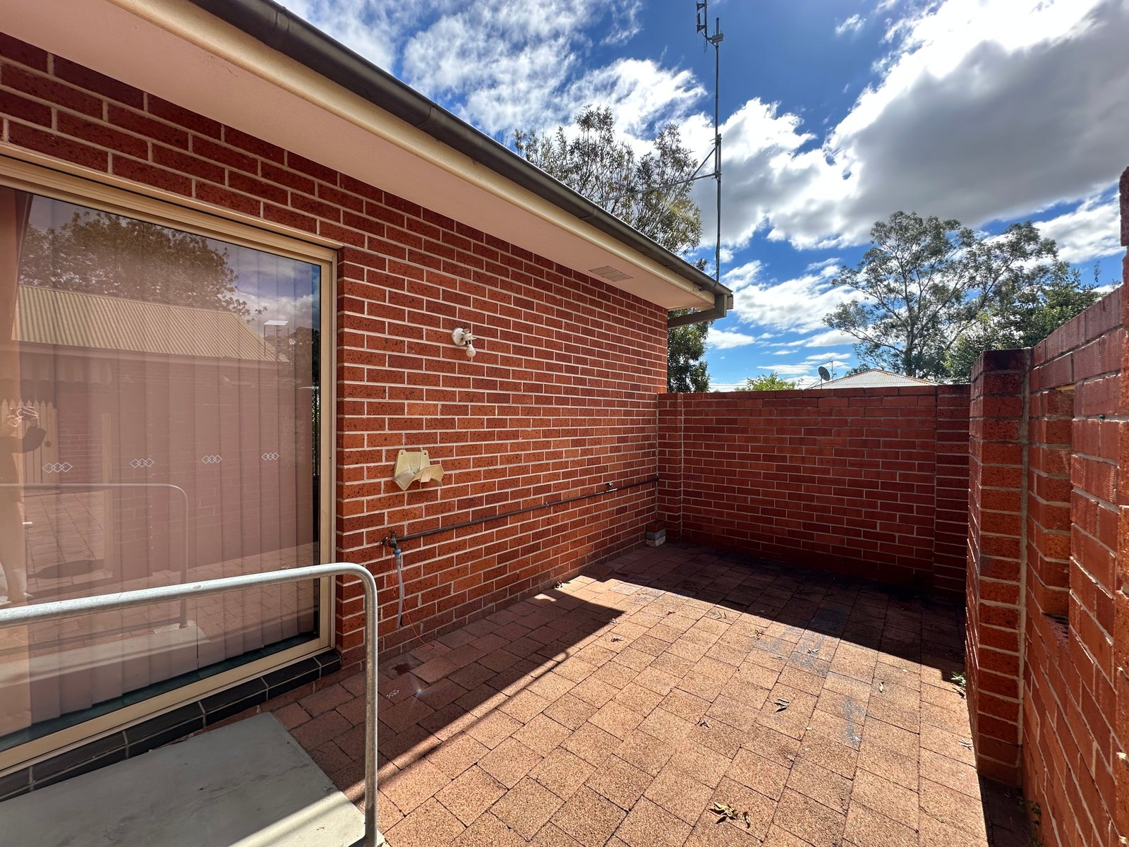 1/24 Rawson Avenue TAMWORTH 18