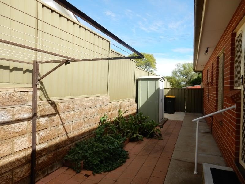 1/24 Rawson Avenue TAMWORTH 8