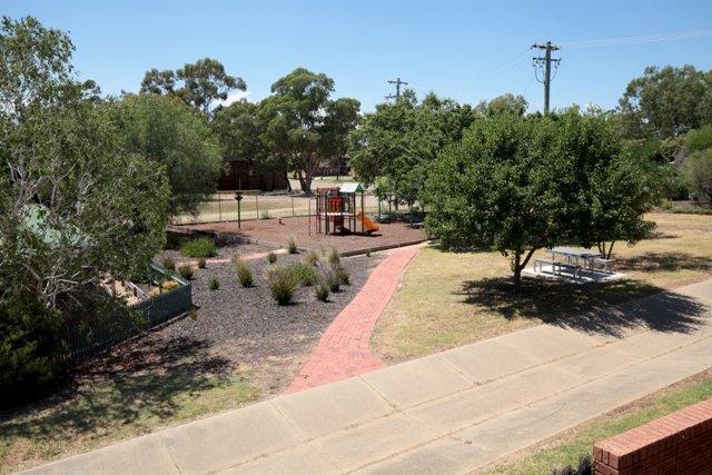 1/24 Sackville Street FOREST HILL 3