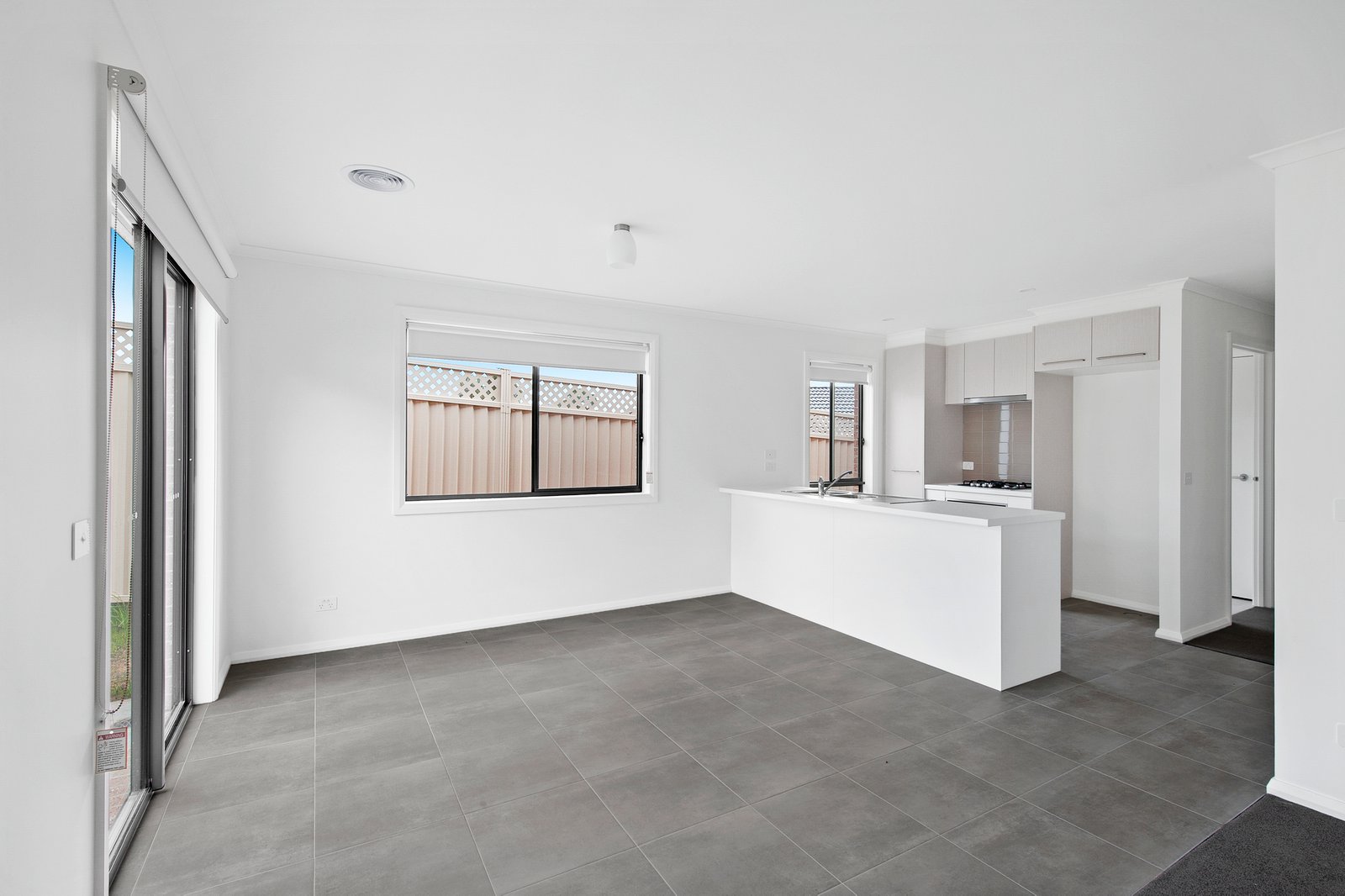 Gallery: 1/24 Shakespeare Avenue