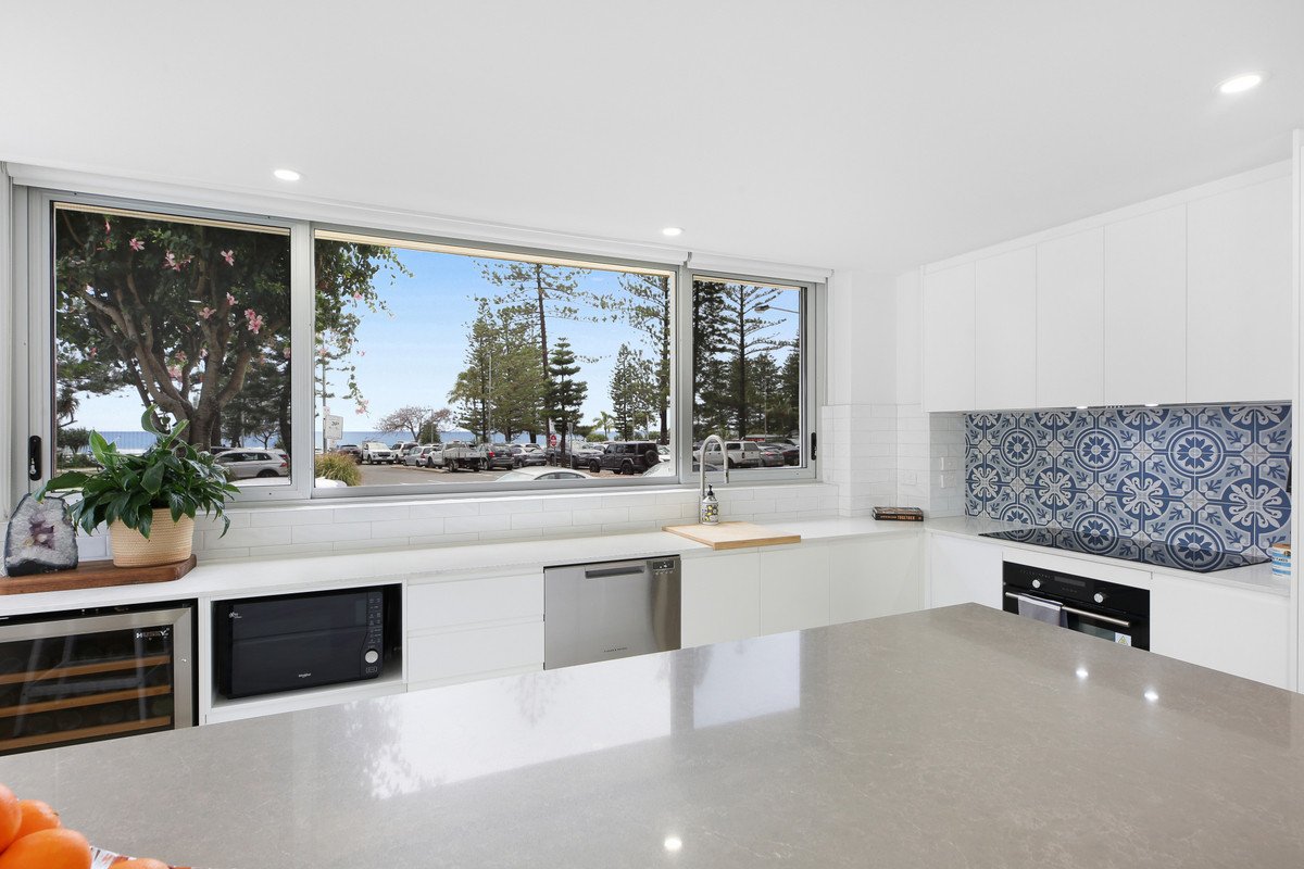 1/24 The Esplanade Burleigh Heads 8