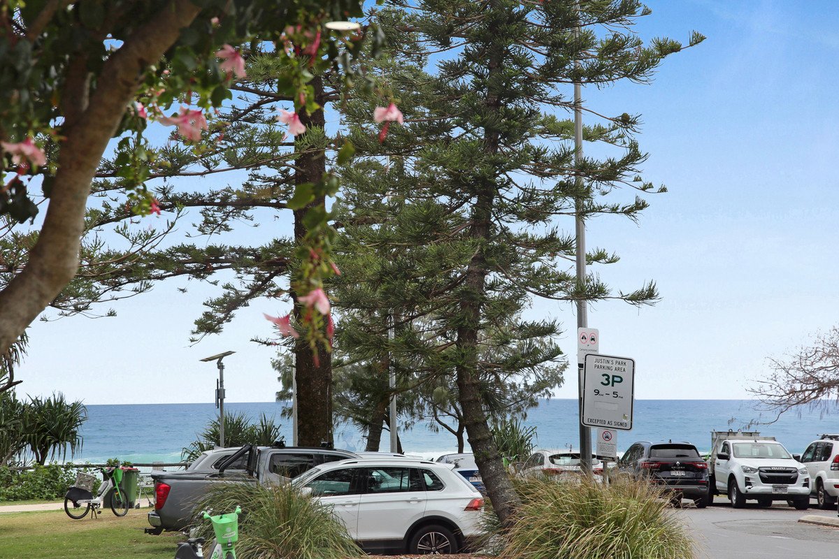 1/24 The Esplanade Burleigh Heads 25