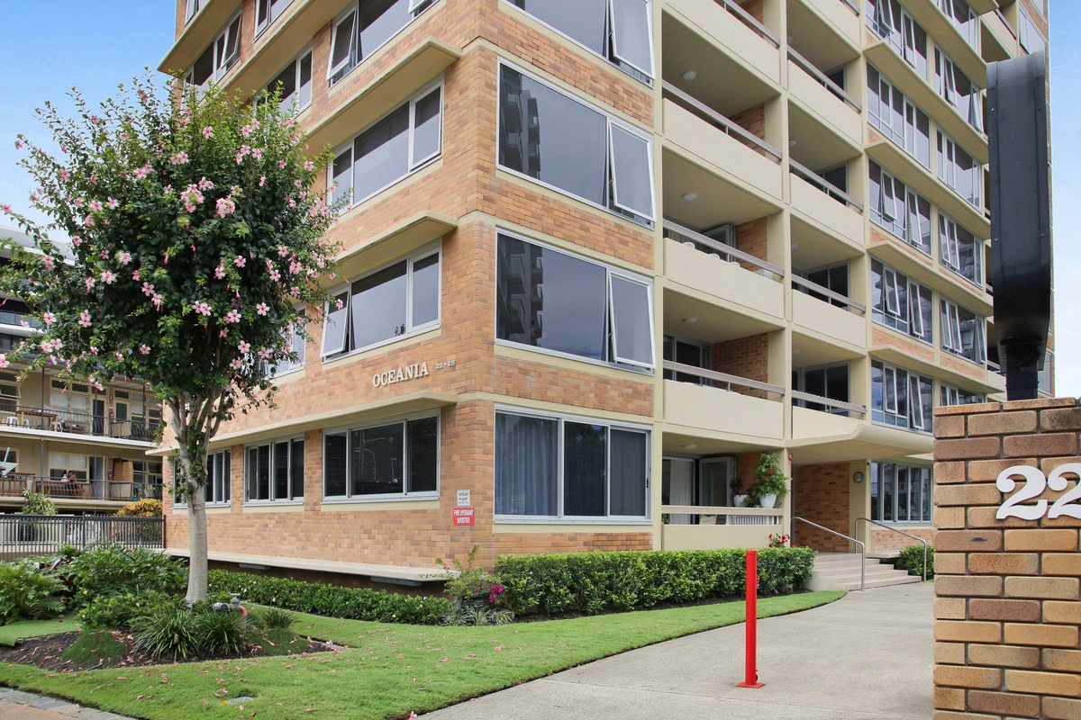 1/24 The Esplanade Burleigh Heads 26