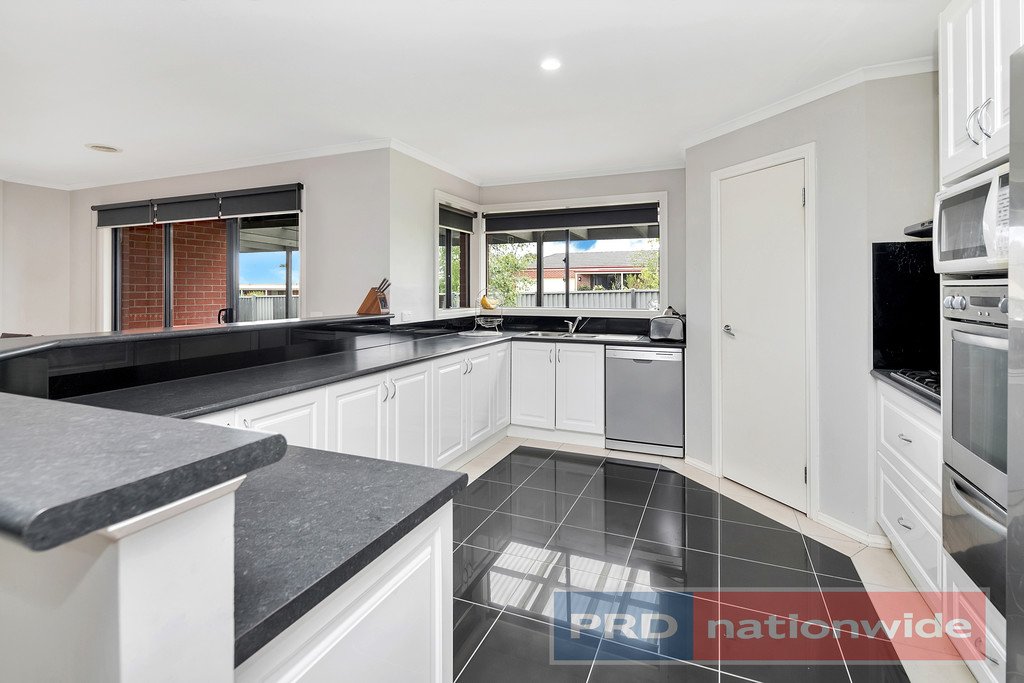 124 Wiltshire Lane DELACOMBE 2