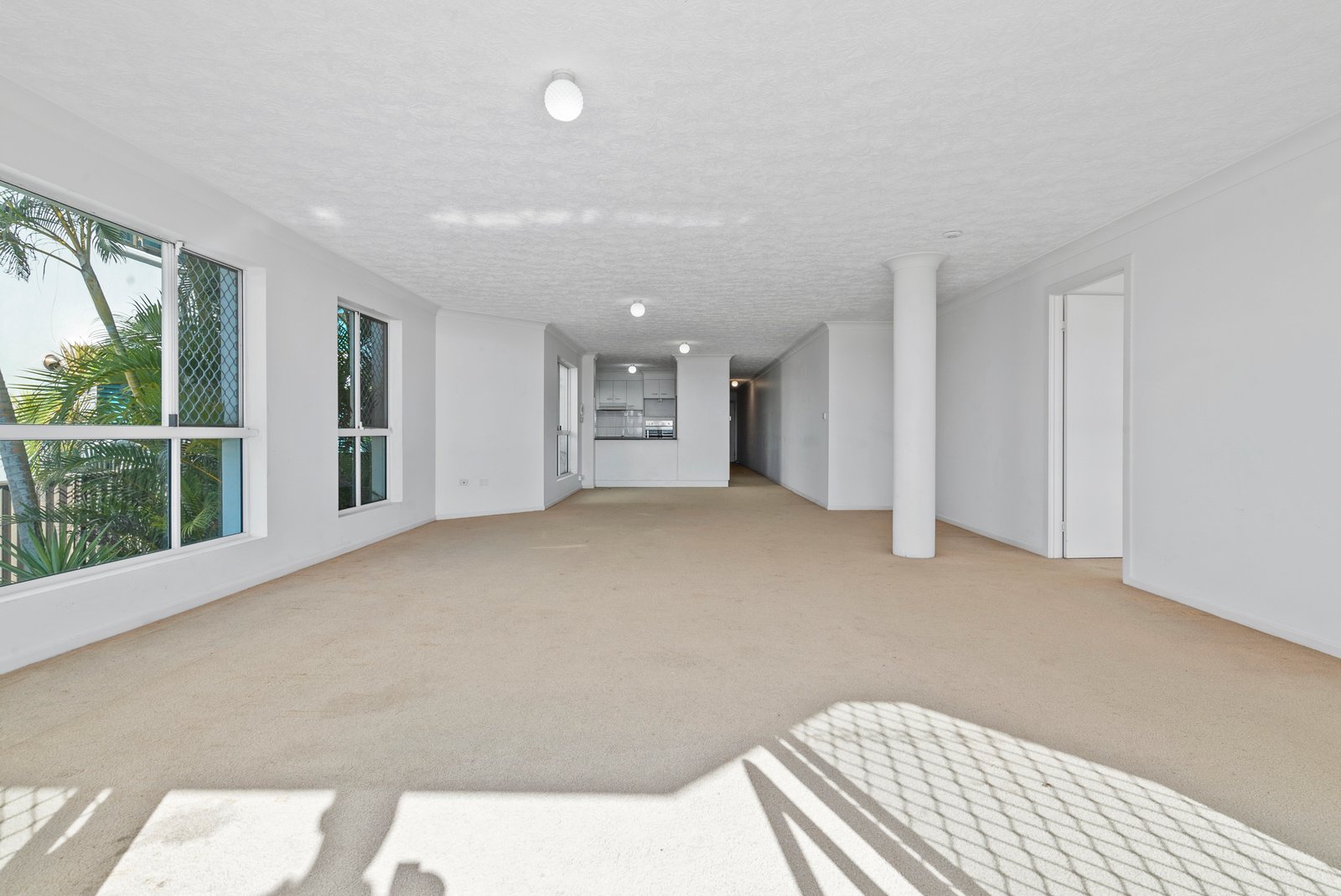 1/241 Golden Four Drive BILINGA 4