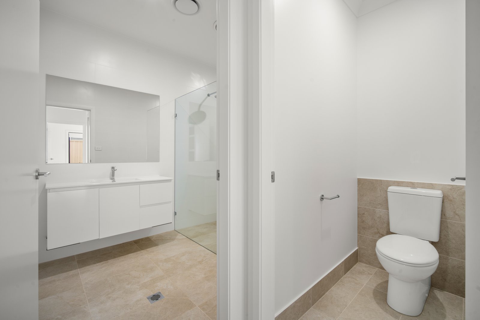 1&2/42 Valencia Drive GOBBAGOMBALIN 13