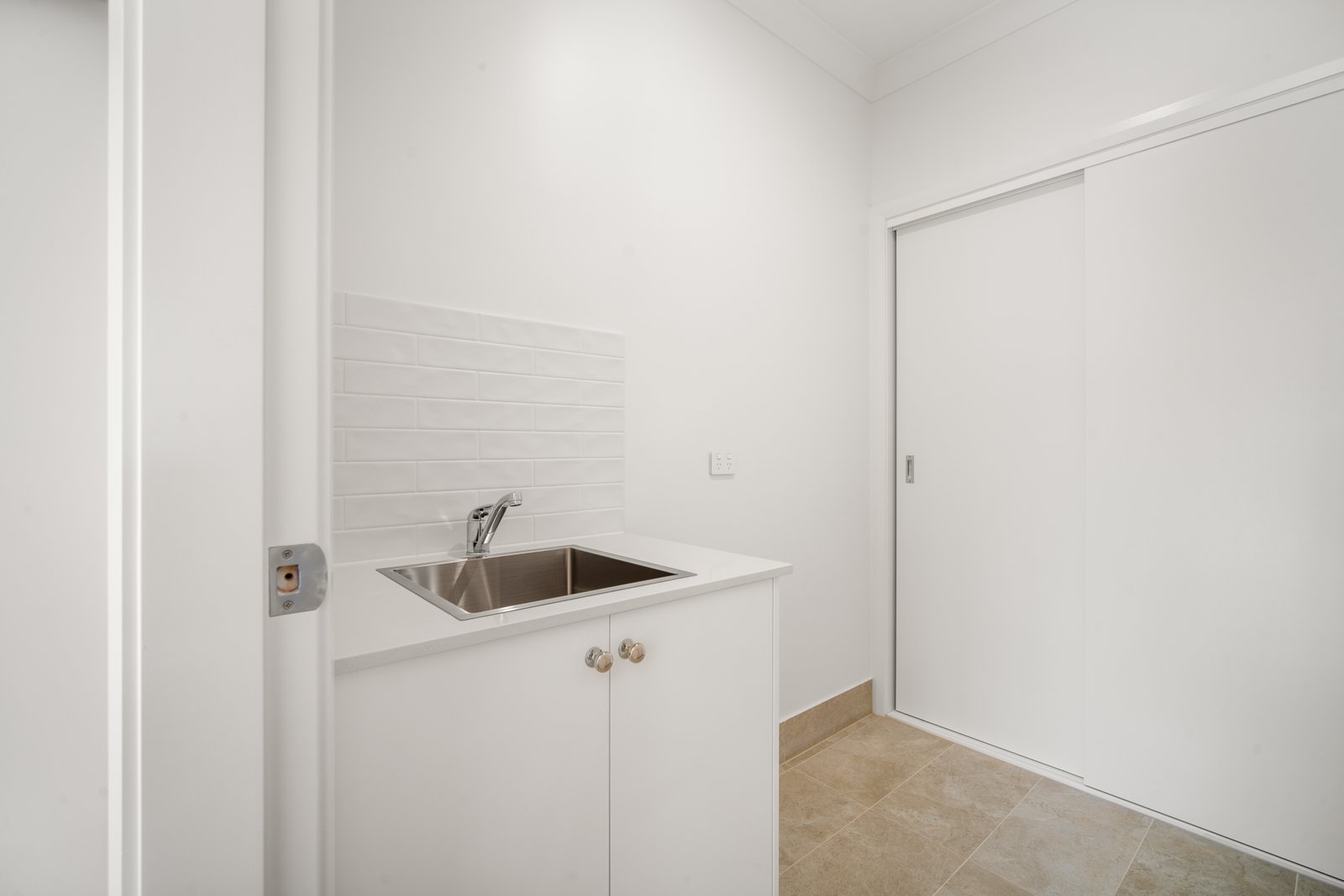 1&2/42 Valencia Drive GOBBAGOMBALIN 14
