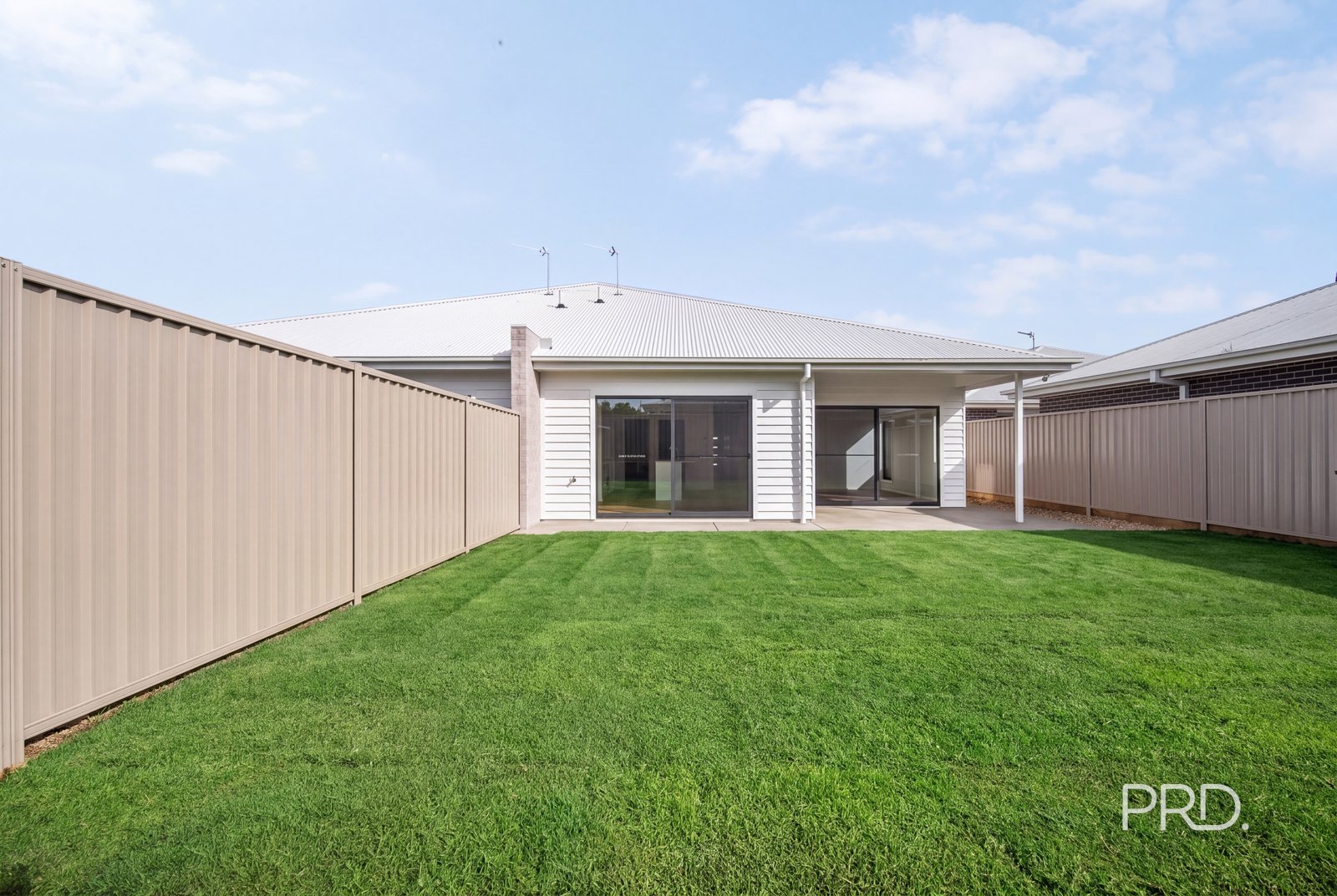 1&2/42 Valencia Drive GOBBAGOMBALIN 17