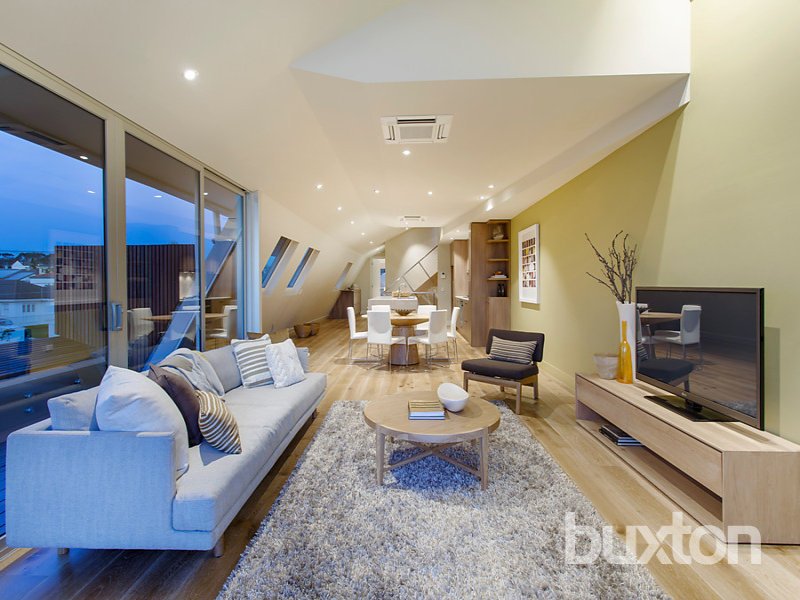 Gallery: 1/243 Beach Road