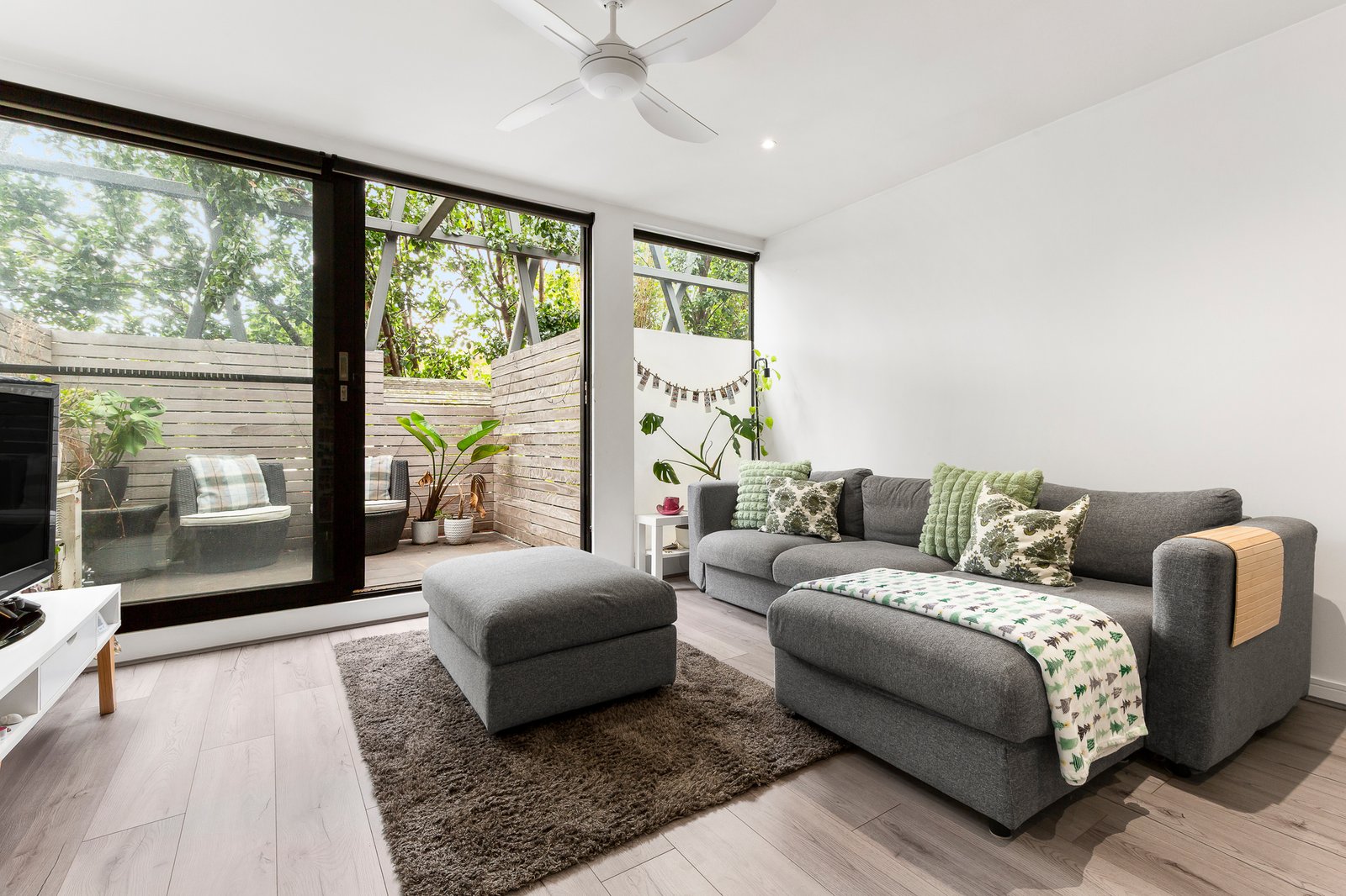Gallery: 12/45-47 Hotham Street
