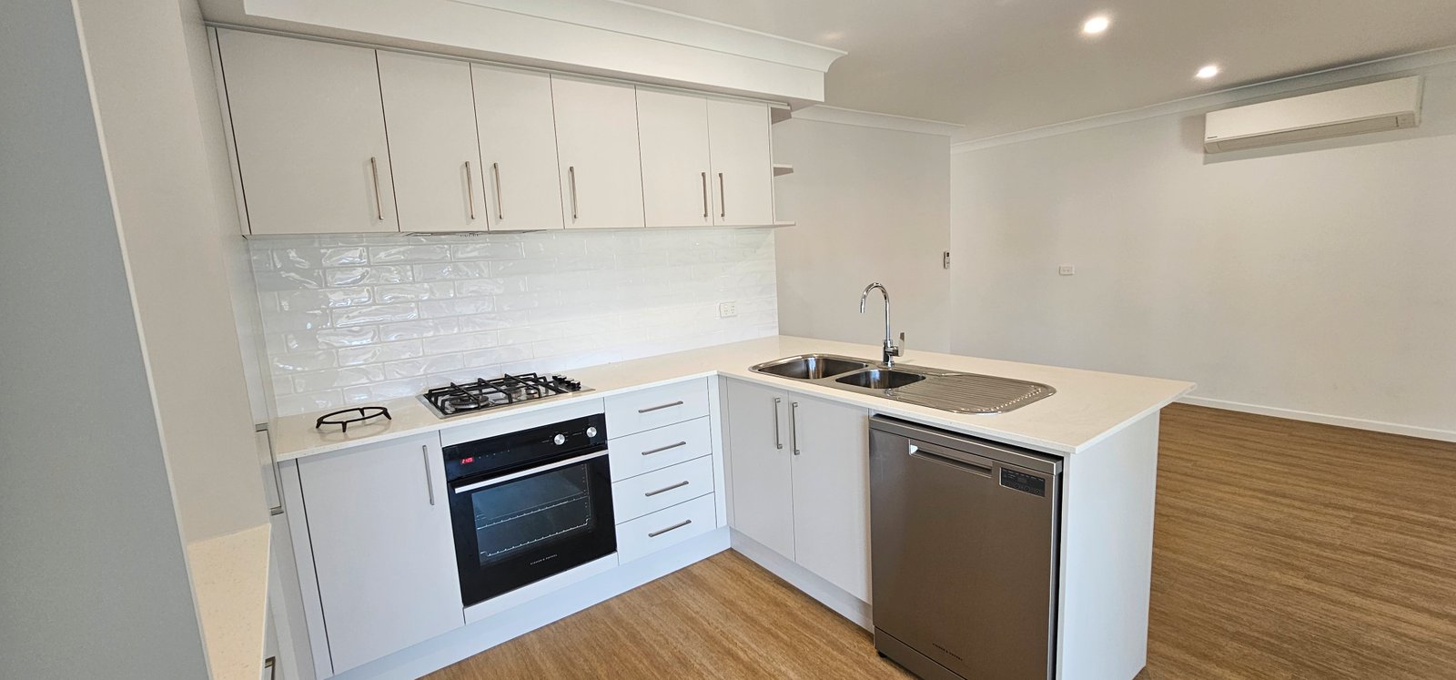 1/246 Harbour Drive COFFS HARBOUR 4