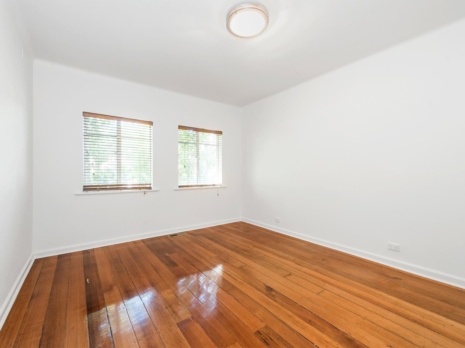 Gallery: 1/247 Hampton Street