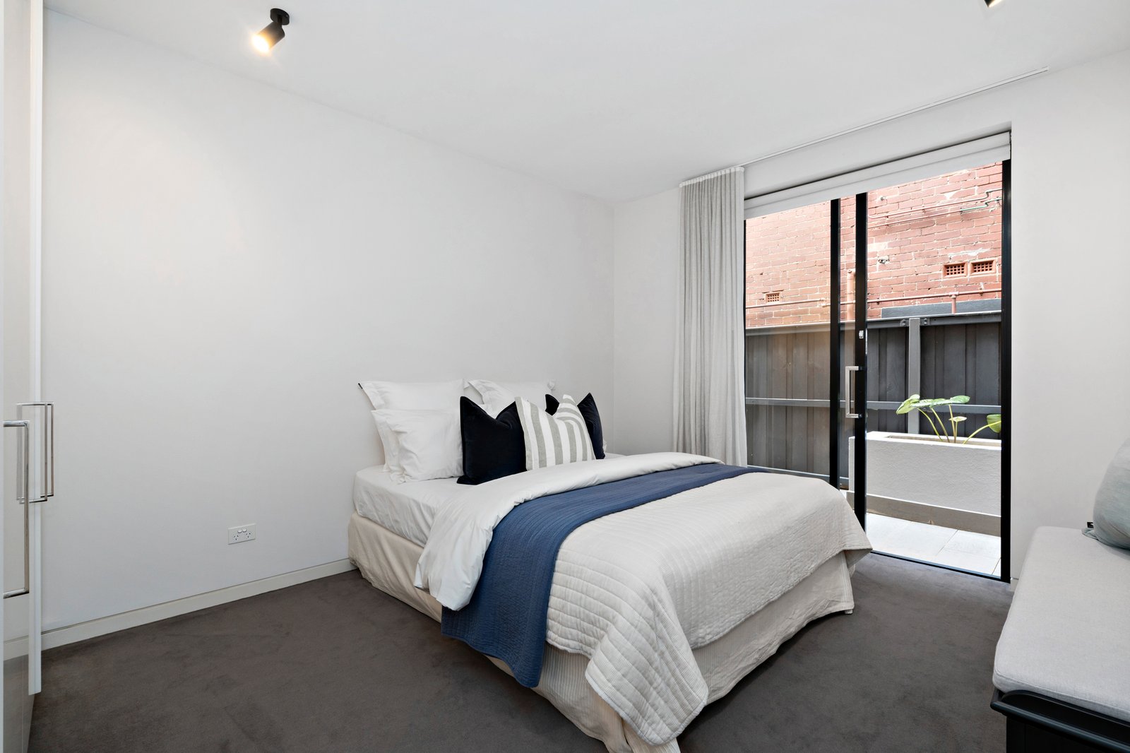 1/249 Beaconsfield Parade, Middle Park, 3206