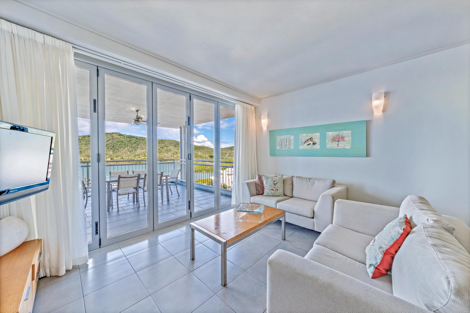 124/9A Hermitage Drive AIRLIE BEACH 1