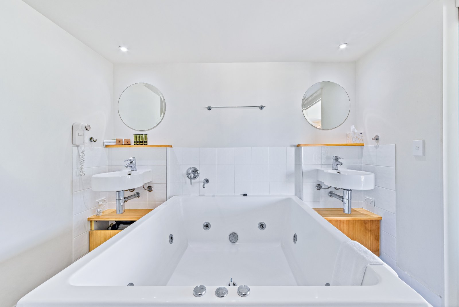 124/9A Hermitage Drive AIRLIE BEACH 13