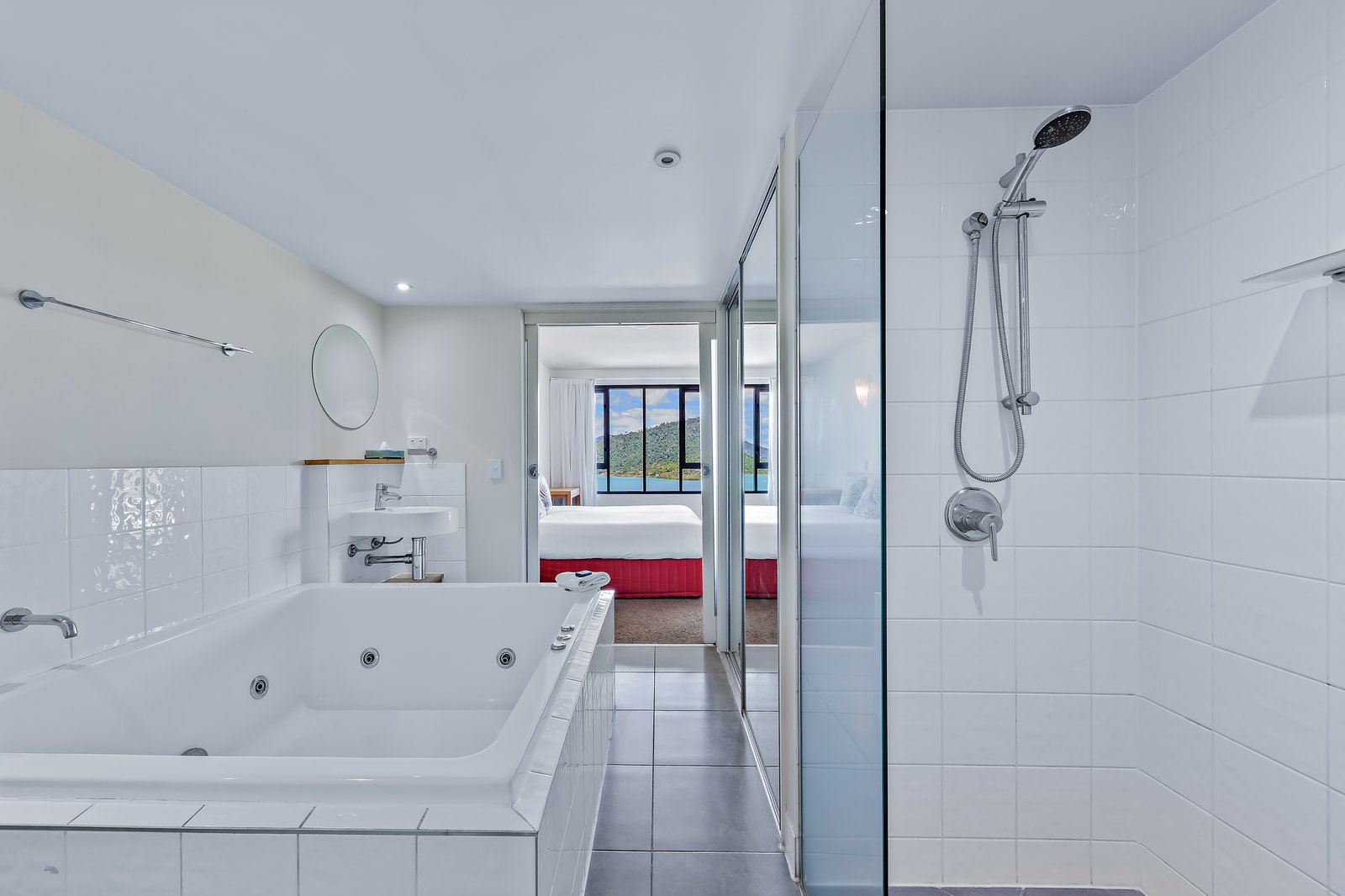 124/9A Hermitage Drive AIRLIE BEACH 11