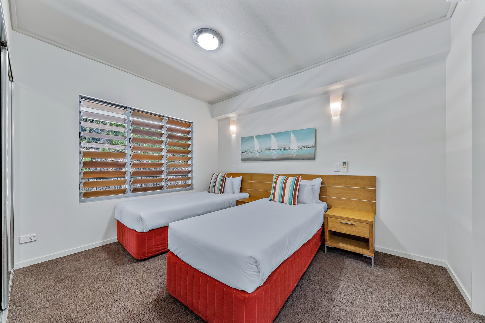 124/9A Hermitage Drive AIRLIE BEACH 12