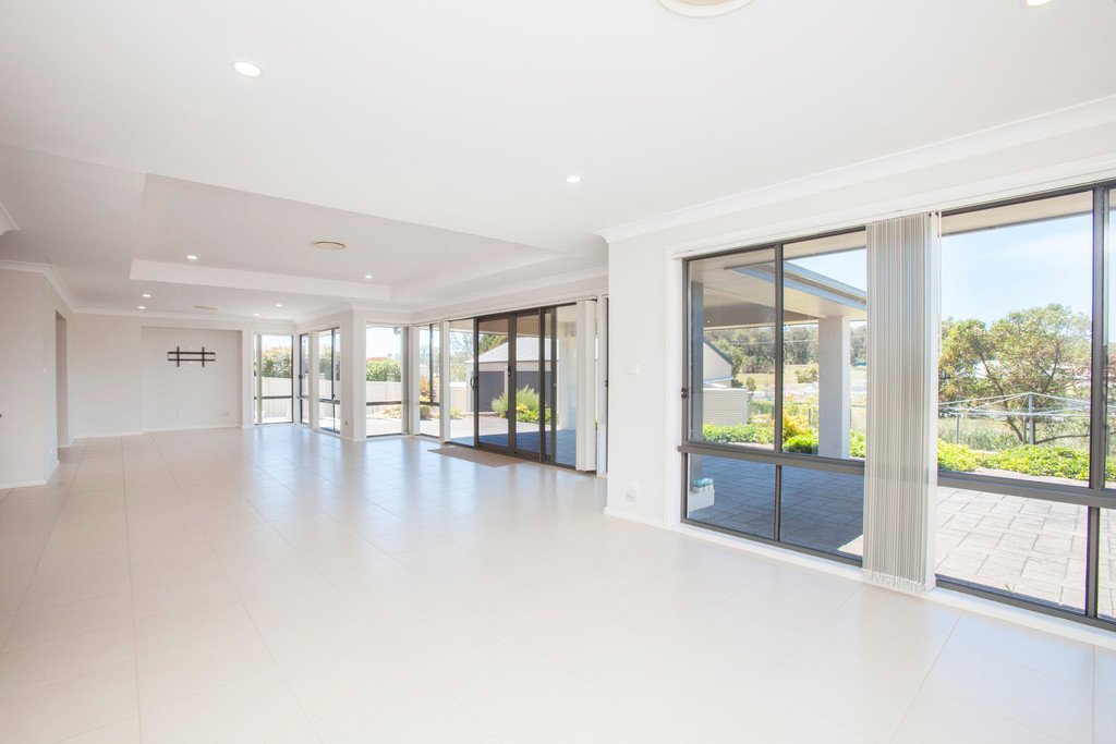 125 Avery Street RUTHERFORD 20